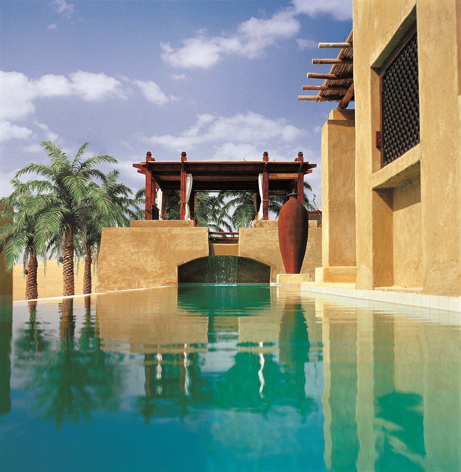 Cool off from the desert heat in the Bab Al Shams infinity pool