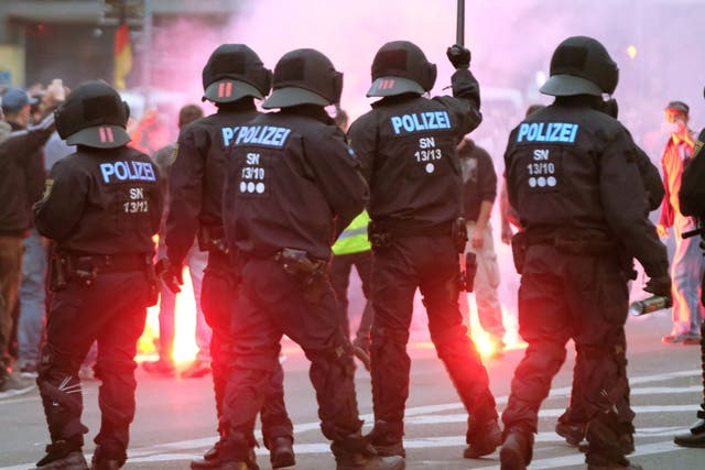 German riot police confront far-right protesters