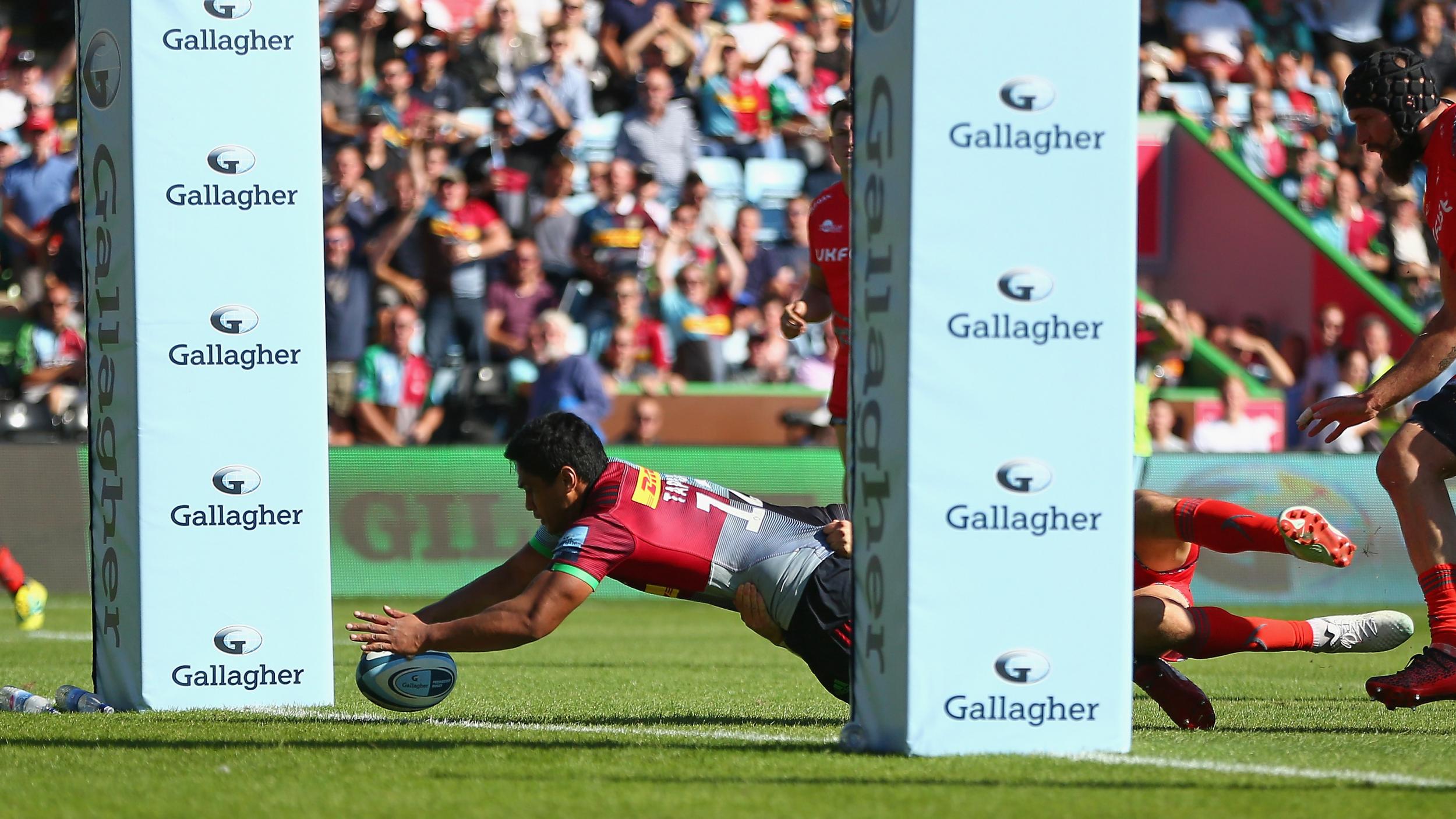 Ben Tapuai scores his second try of the match