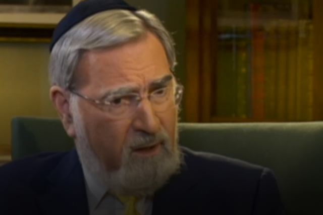 Rabbi Jonathan Sacks says Jews are considering leaving Britain over antisemitism