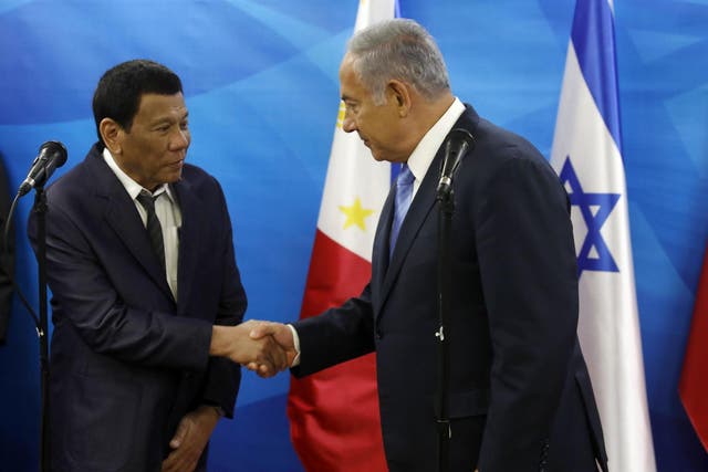 Israeli Prime Minister Benjamin Netanyahu with Philippine President Rodrigo Duterte in Jerusalem on Monday