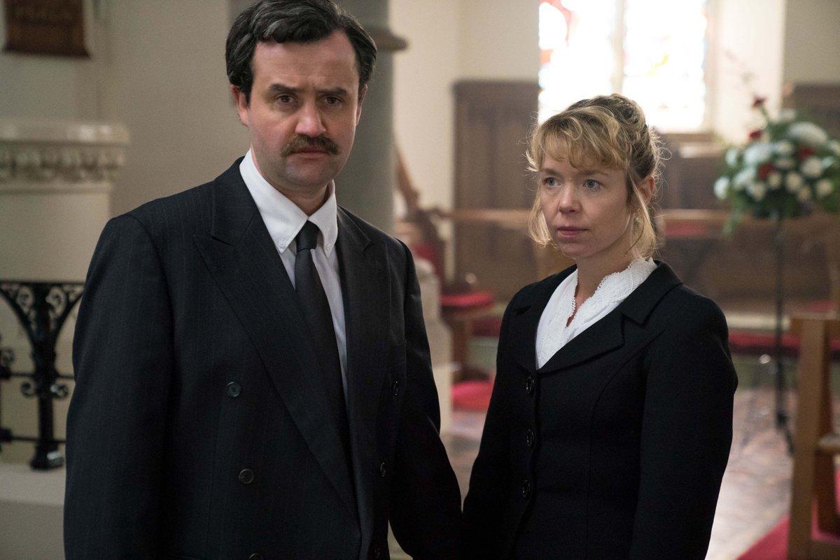 Daniel Mays and Anna Maxwell Martin in Mother's Day