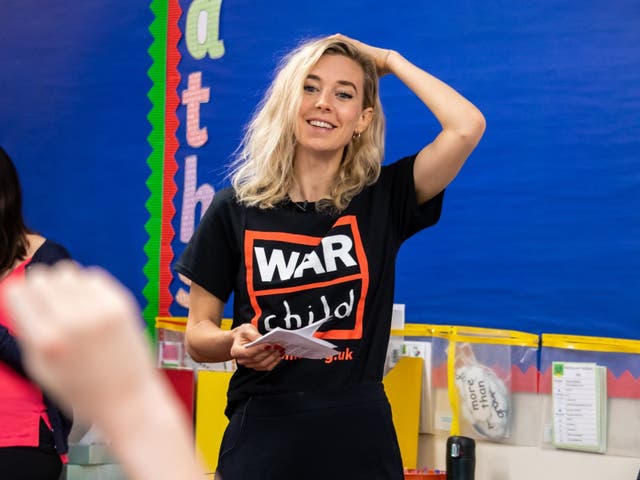 Kirby, who is also a War Child UK global ambassador, visits Betty Layward Primary School in Stoke Newington