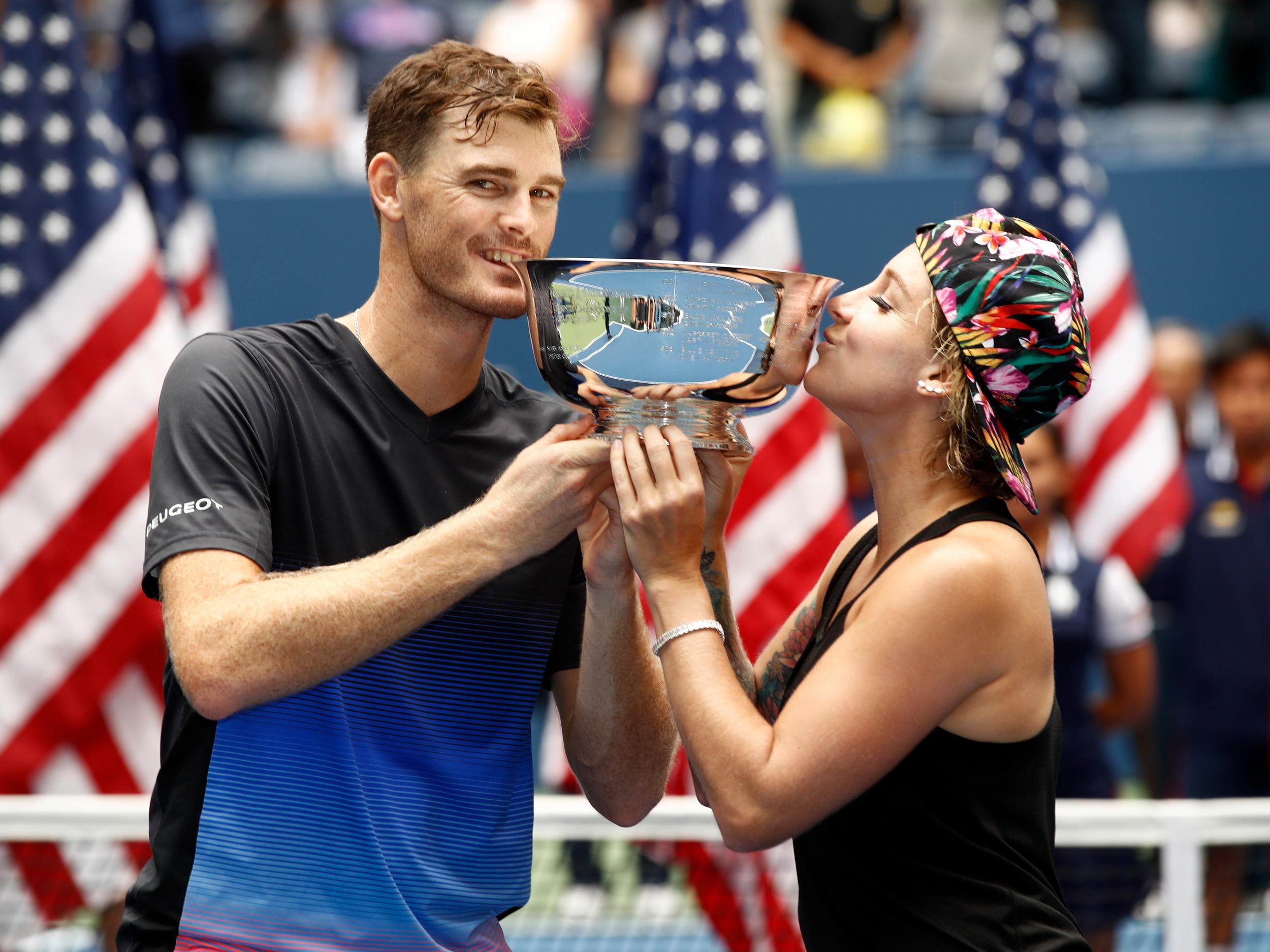 Jamie Murray and Bethanie Mattek Sands celebrate their US Open mixed doubles title