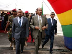 Ethiopia and Eritrea leaders open border to end decades of tension