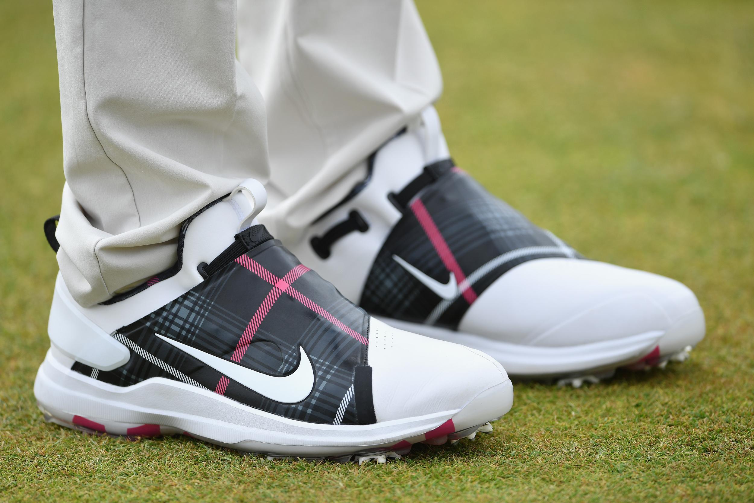 Nike golf hotsell tour premiere uk