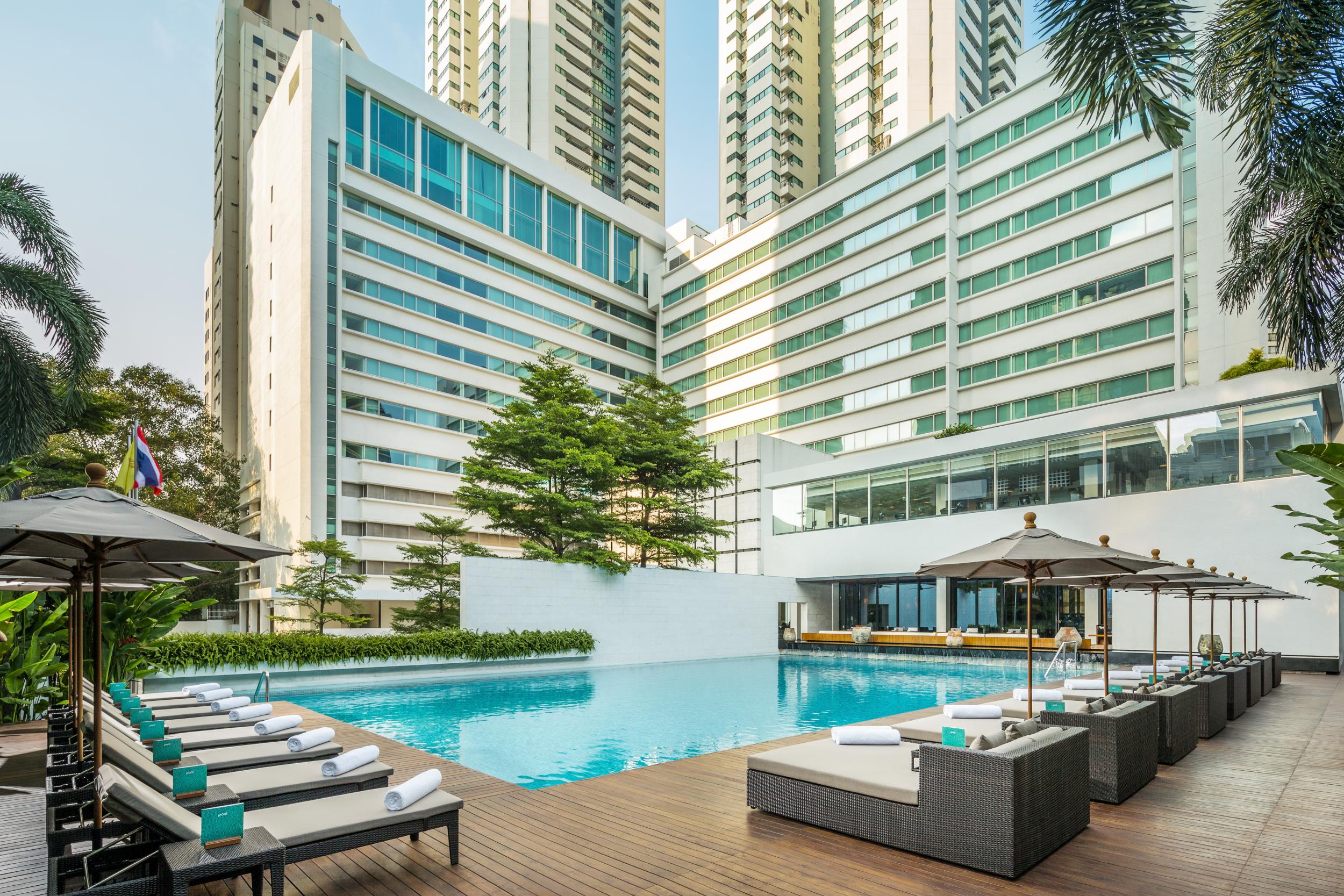 The pool at the COMO Metropolitan Bangkok is perfect for posing