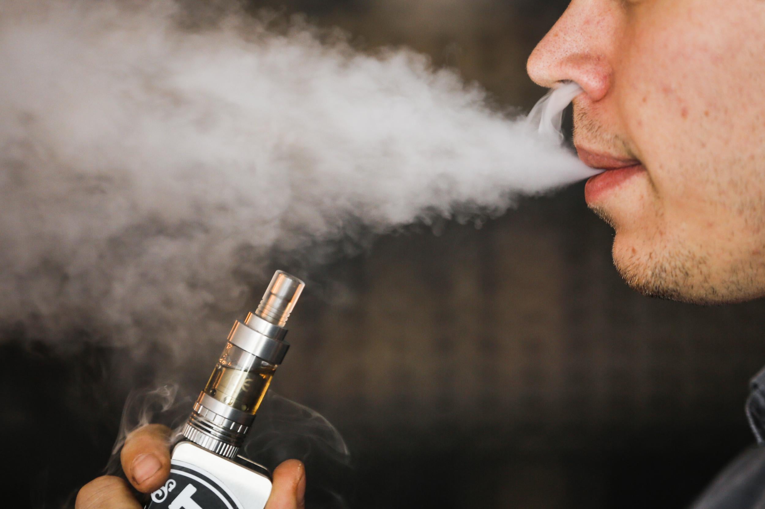 The US Food and Drug Administration (FDA) has said e-cigarette manufacturers need to stop making their products attractive to children