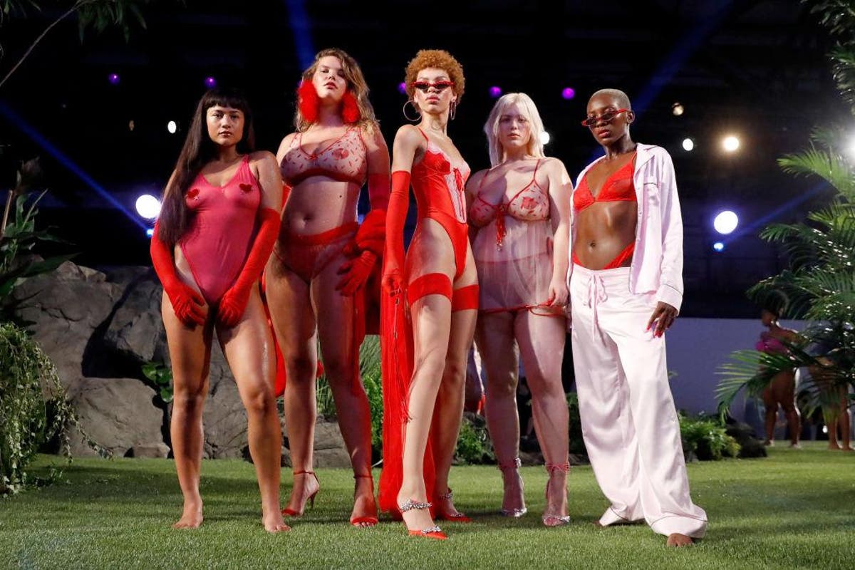 Rihanna S Savage X Fenty Lingerie Show Praised For Diverse Line Up Of Models The Independent The Independent