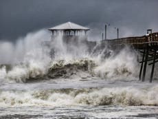 'Catastrophic flooding' forecast as Hurricane Florence smashes into US