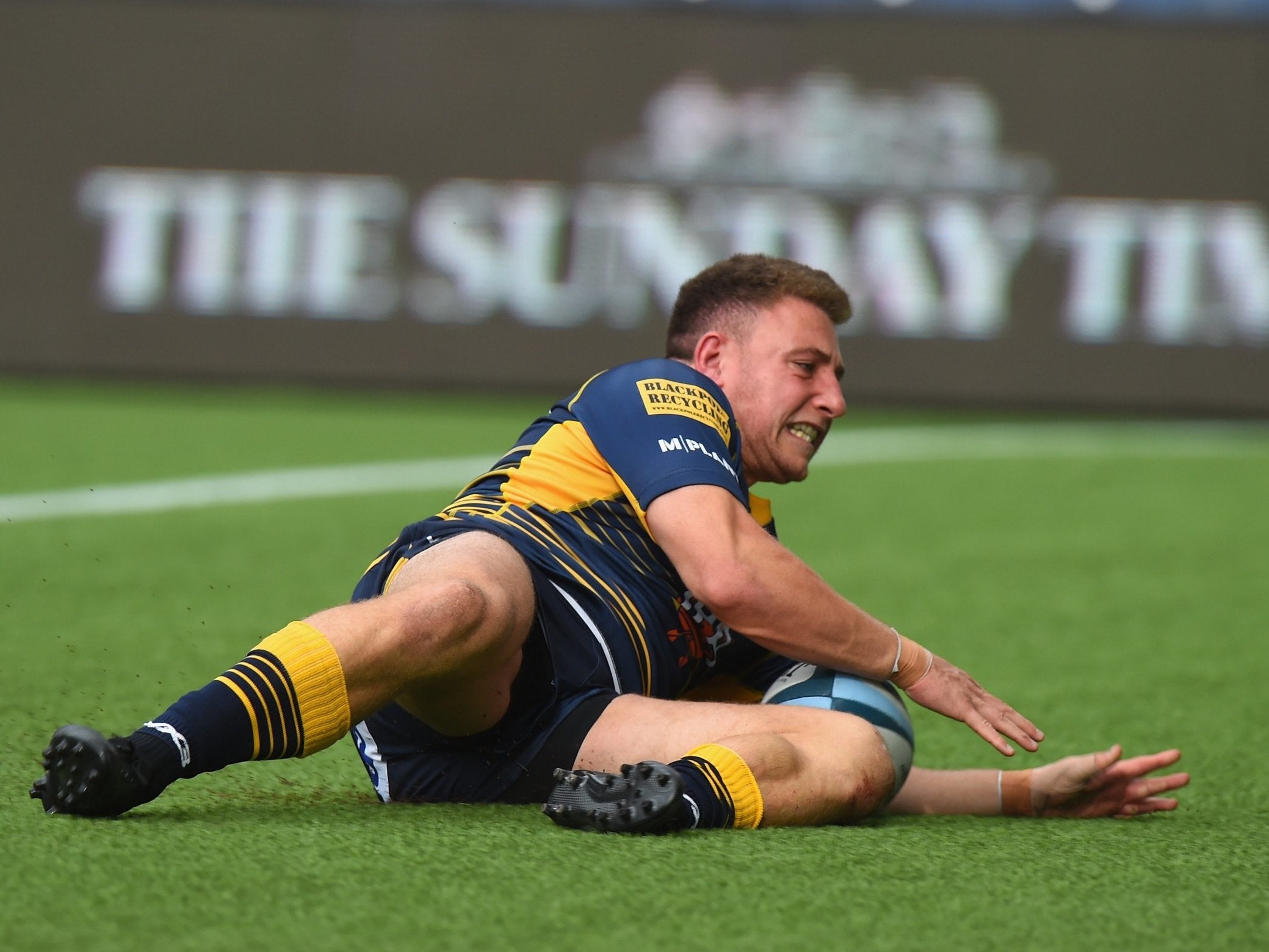 Duncan Weir scored a try for Worcester