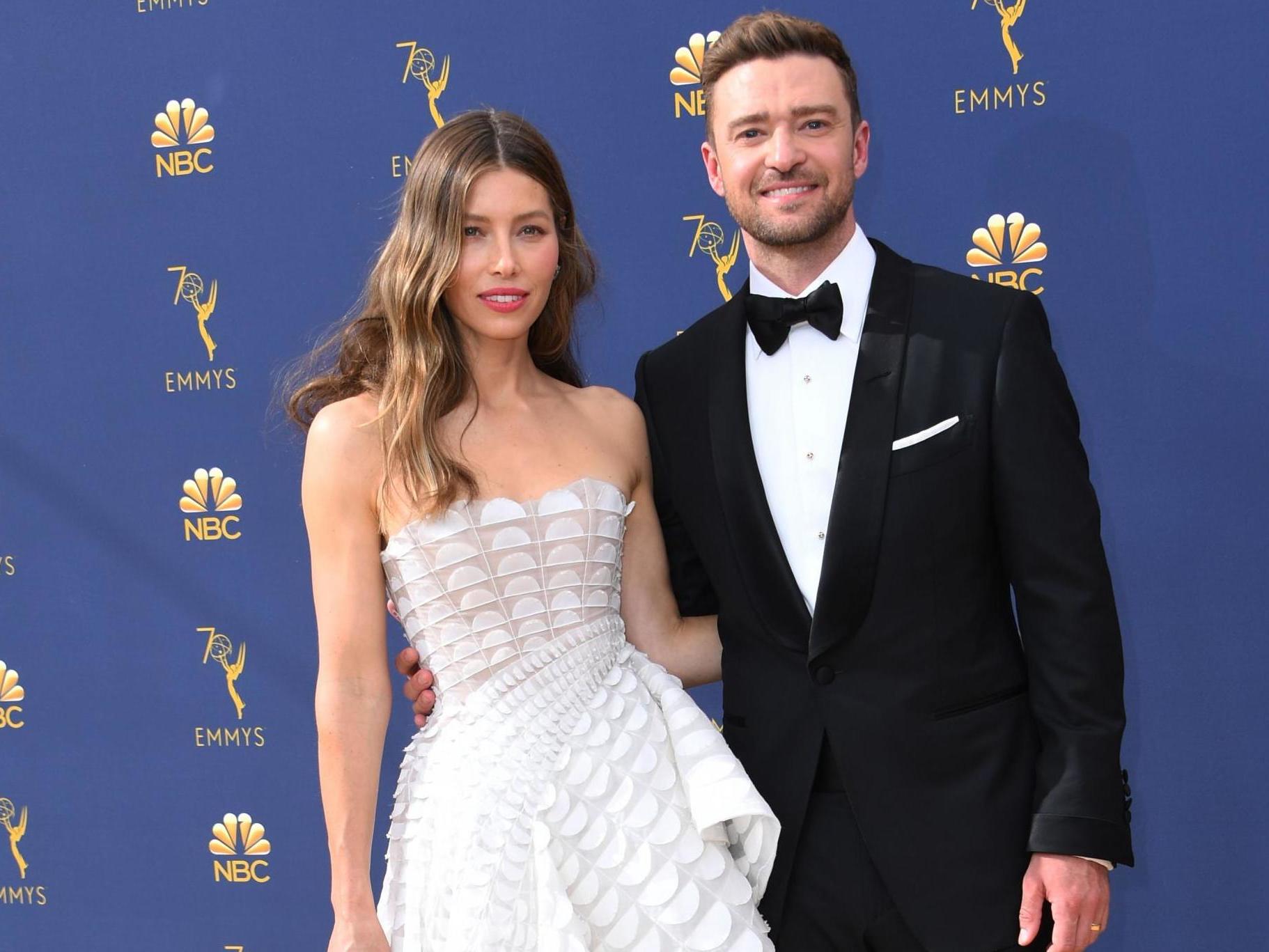(L-R) Jessica Biel and husband Justin Timberlake at the 2018 Emmy Awards