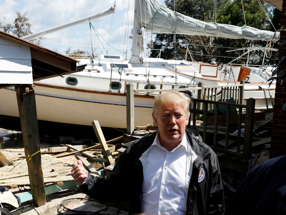 Hurricane Florence Trump Tells Victim At Least You Got A Nice Boat Out Of The Deal During North Carolina Visit The Independent The Independent