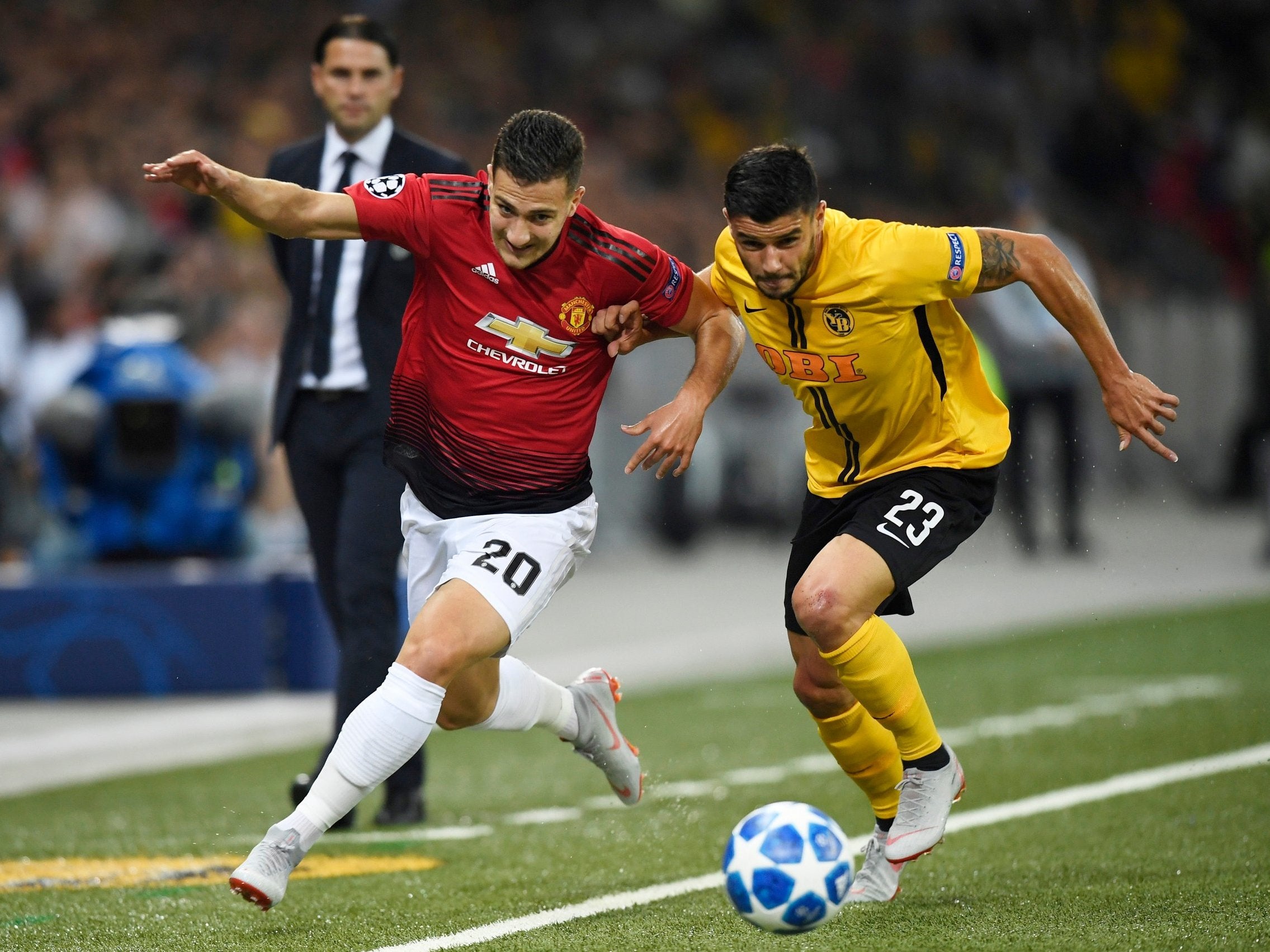Diogo Dalot&apos;s attacking instincts on debut offer glimpse of more dynamic Manchester United to rival City strengths