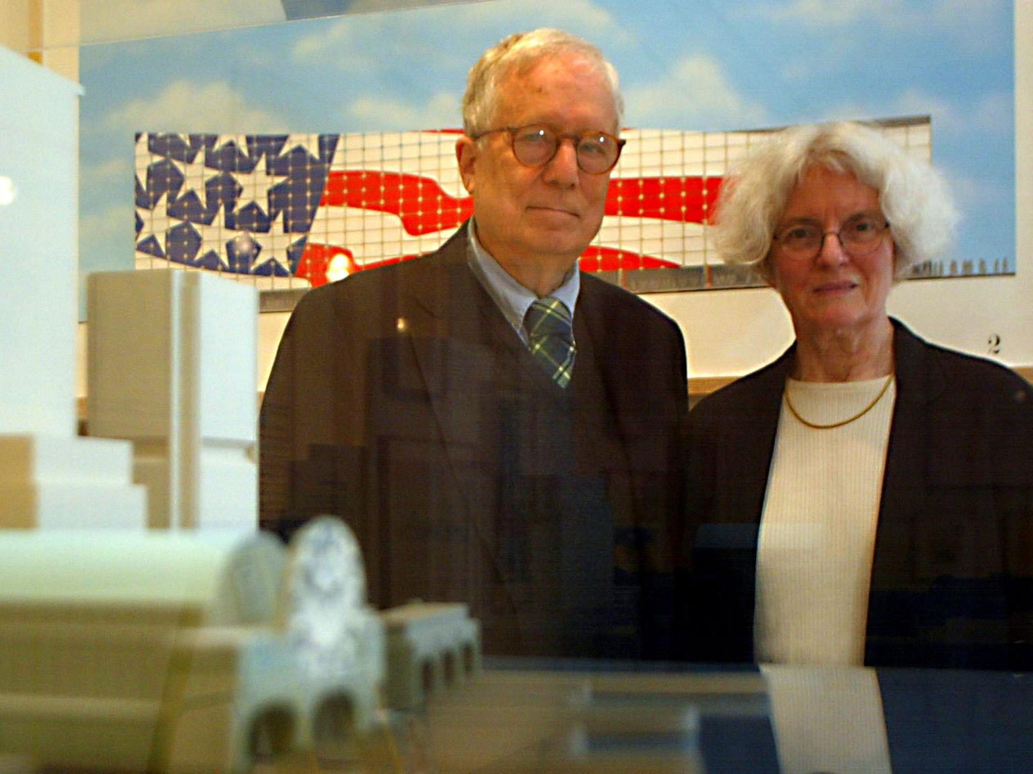 Venturi with his wife Denise Scott Brown at San Diego's Museum of Contemporary Art, parts of which they helped to design