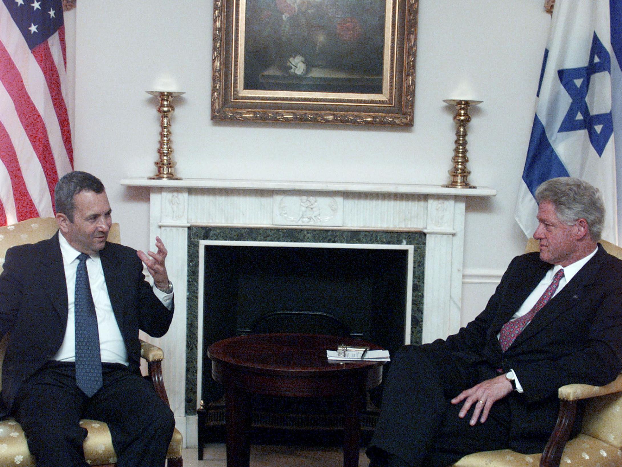 Israeli prime minister Ehud Barak with president Bill Clinton