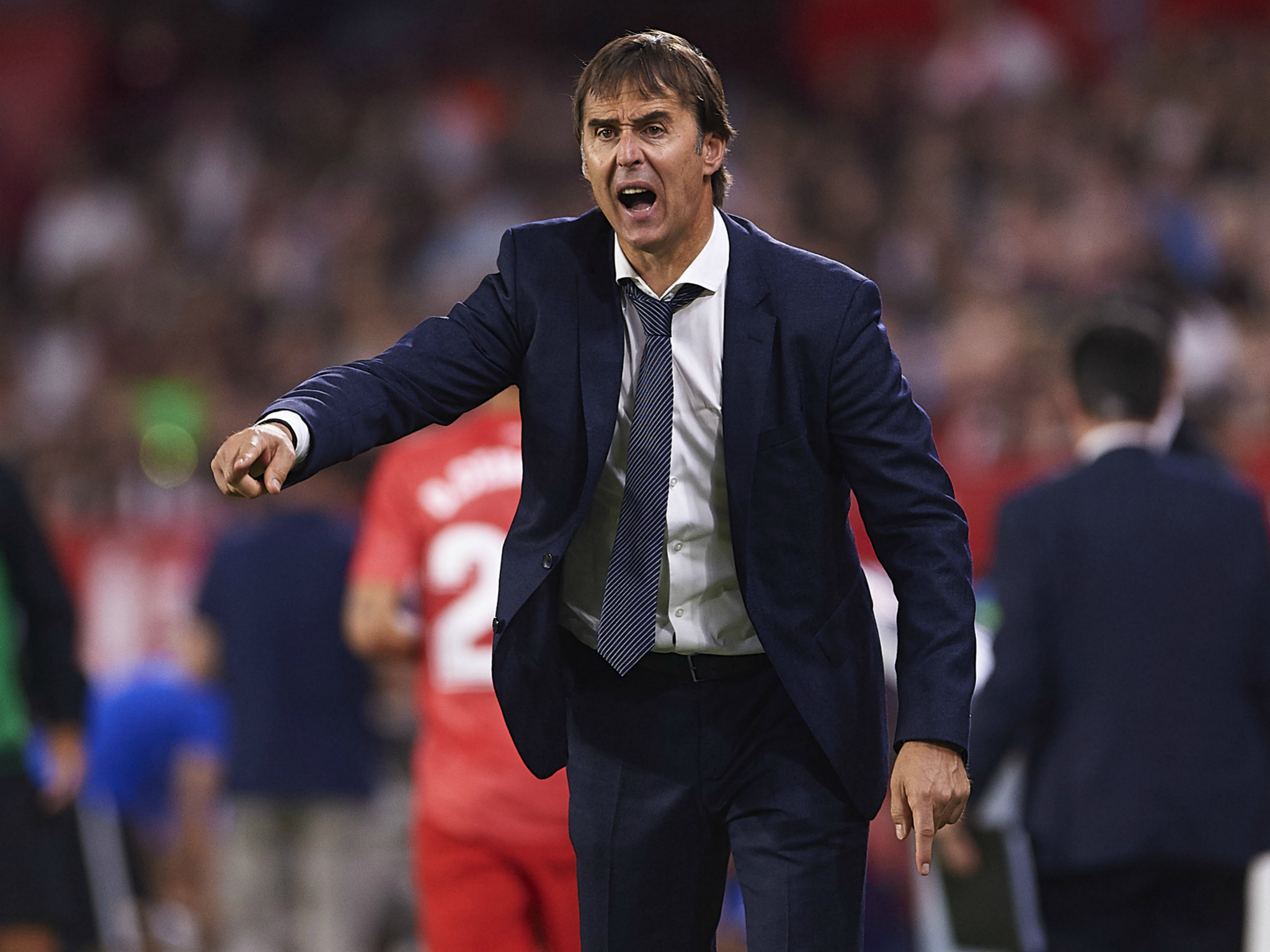 Lopetegui continues to face huge pressure