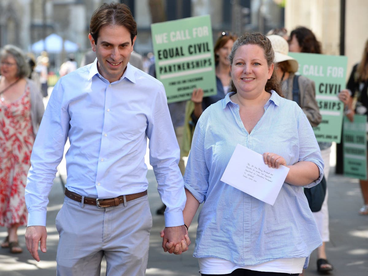Straight couples to be allowed civil partnerships after law 