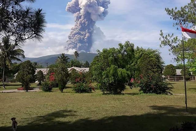 Mount Soputan erupts just days after devastating earthquake on same island