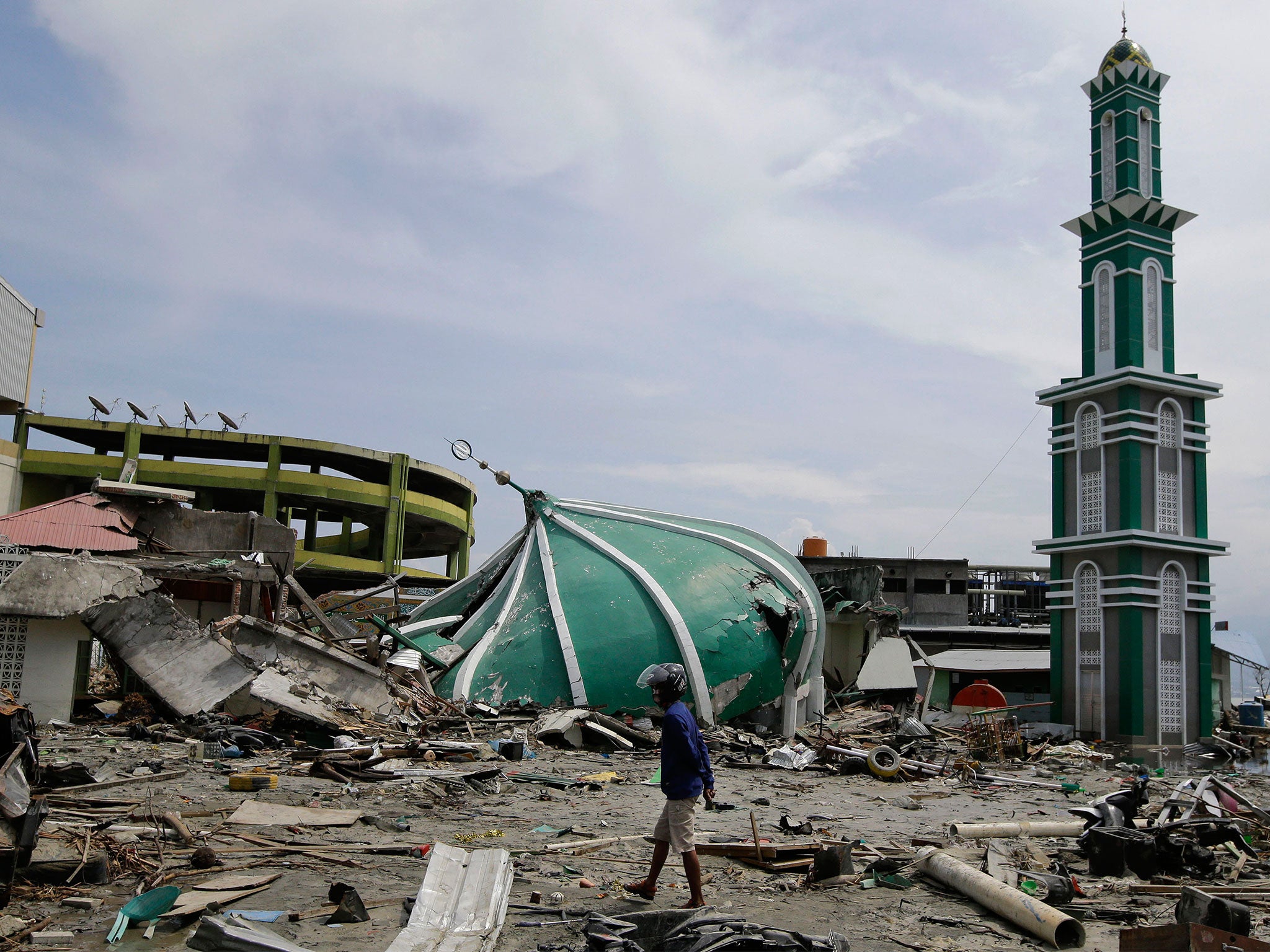 Indonesia earthquake DEC appeal launched as British and other