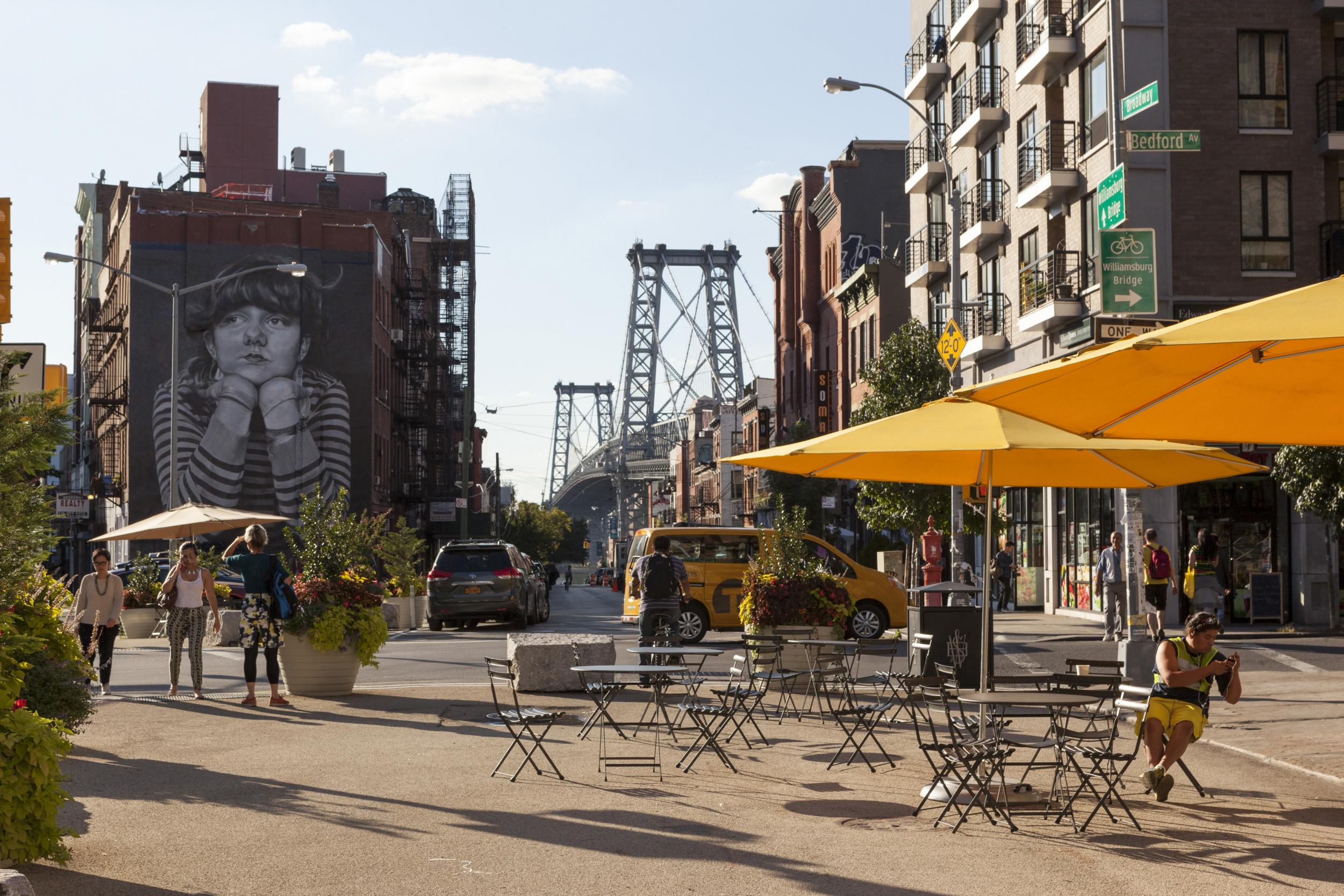 Wide pavements and street art: welcome to Williamsburg