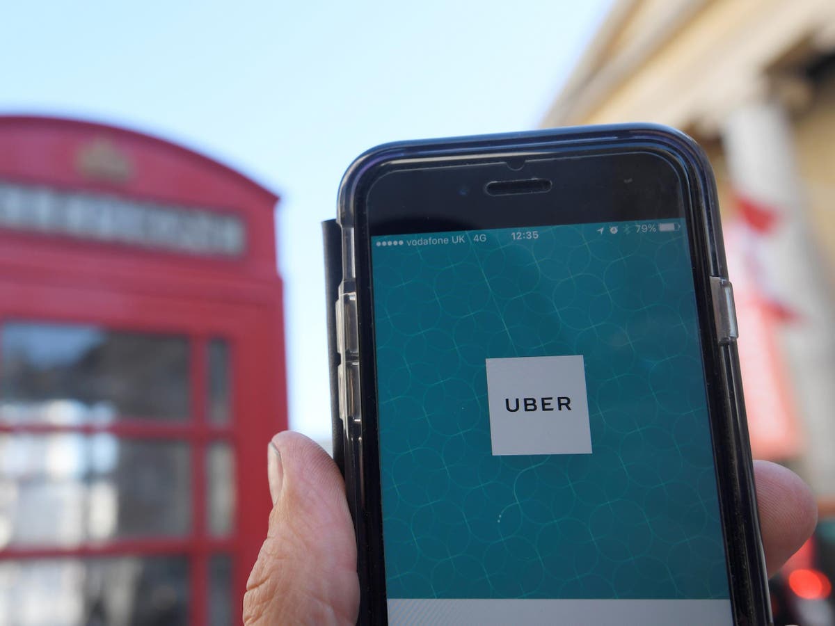 Black cab drivers lose High Court challenge against Uber’s London licence