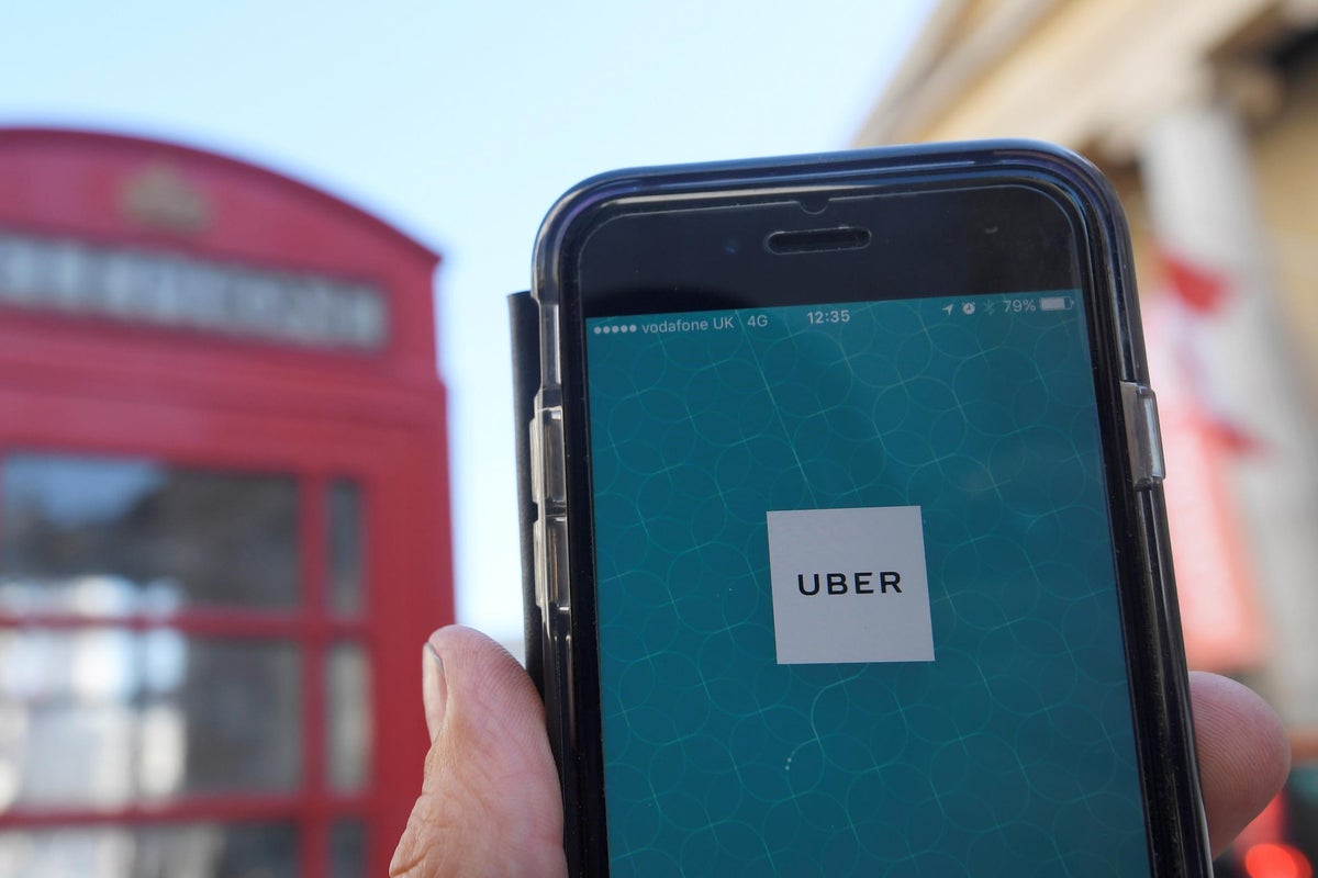 Uber strike: ‘Several hundred’ drivers gather outside London headquarters as 24-hour walkout begins