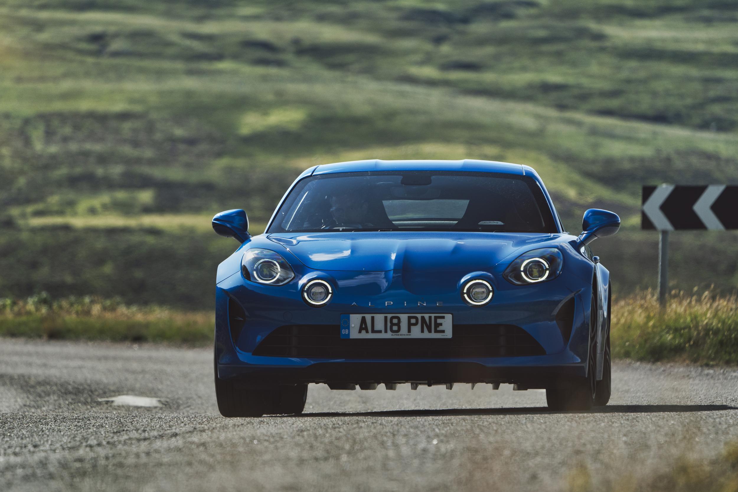 https://static.independent.co.uk/s3fs-public/thumbnails/image/2018/10/11/18/alpine-a110-front.jpg