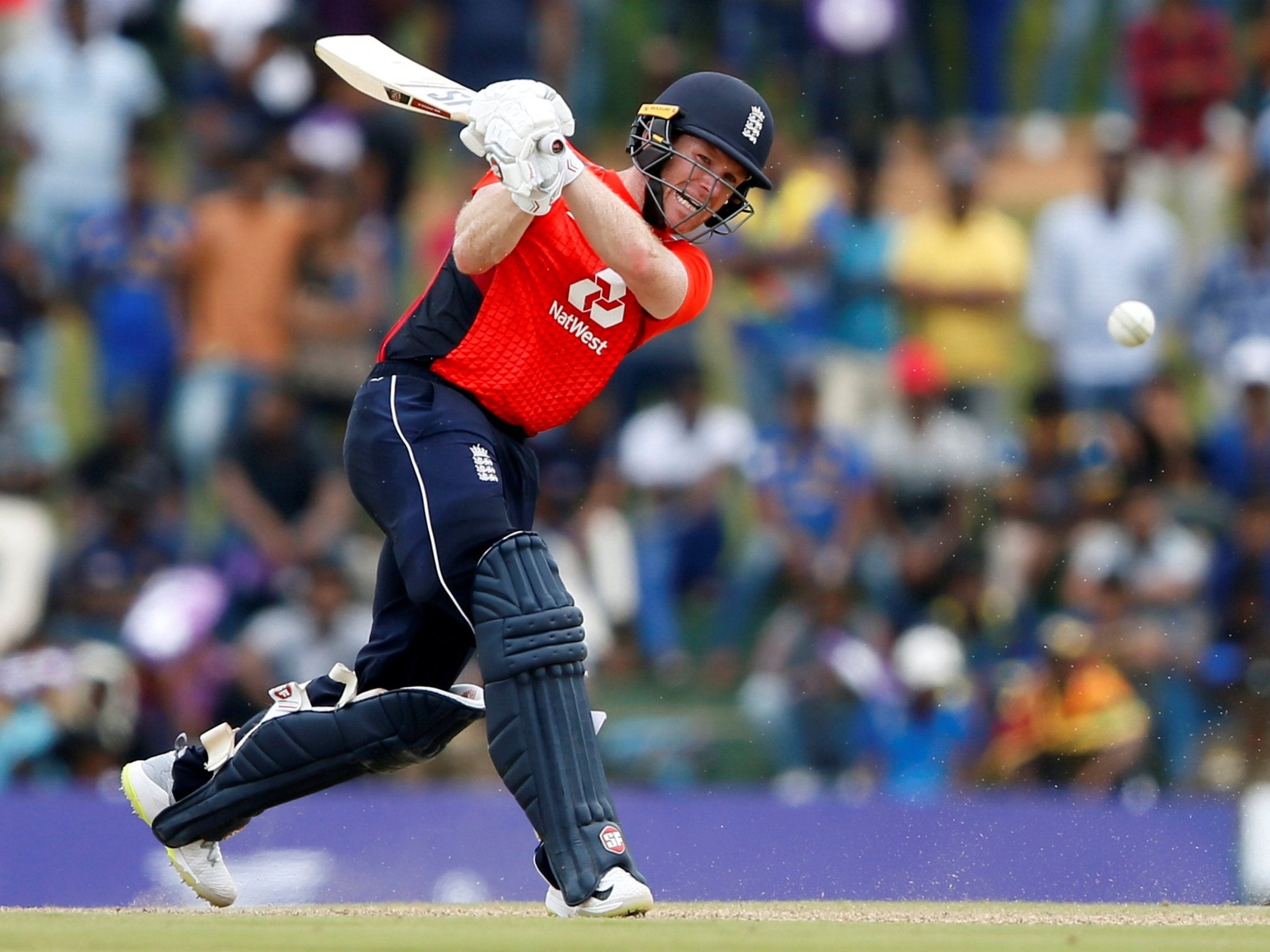 Morgan took the fight to the Sri Lanka bowling attack