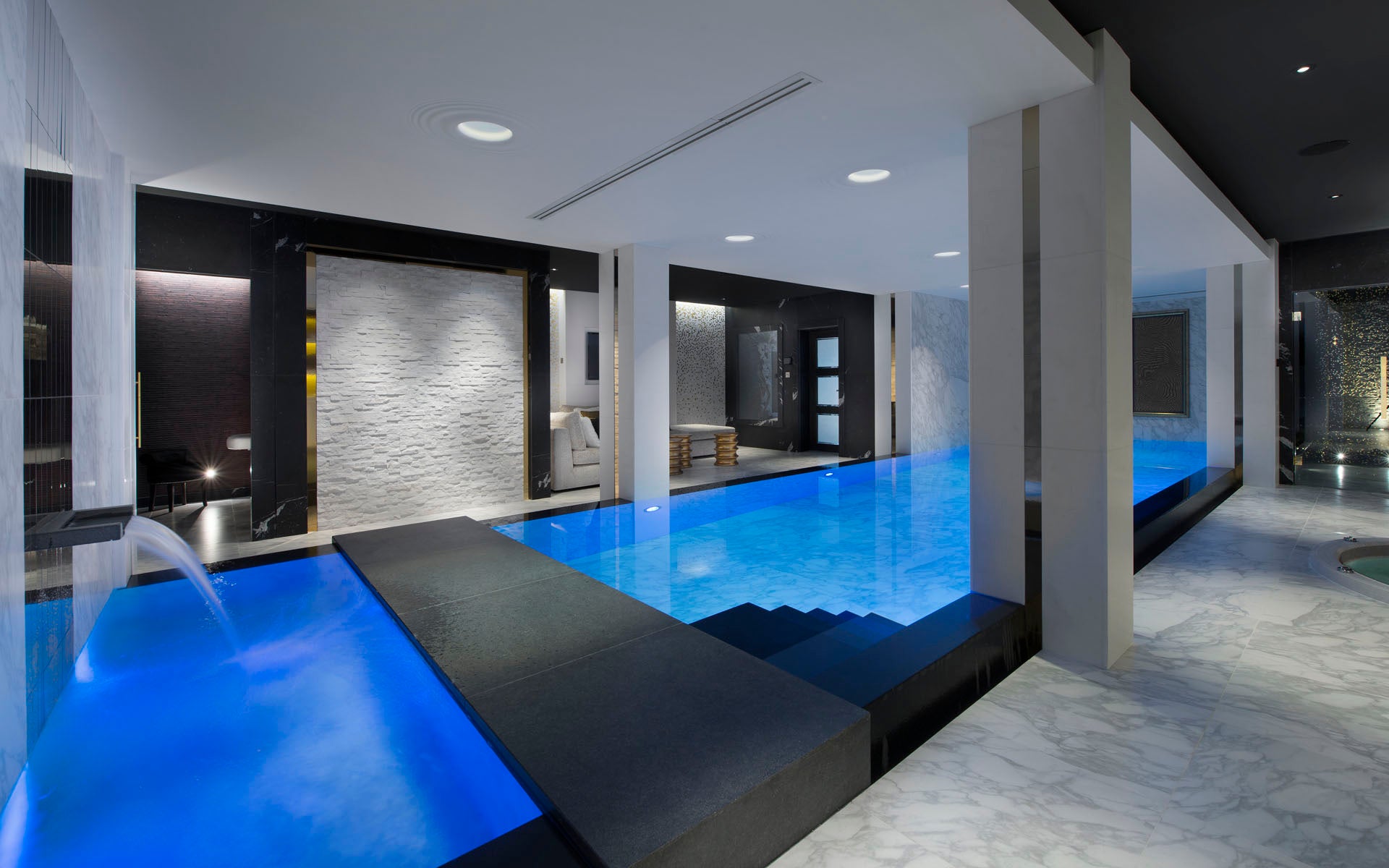 The indoor swimming pool at Chalet Le Coquelicot (The Firefly Collection )