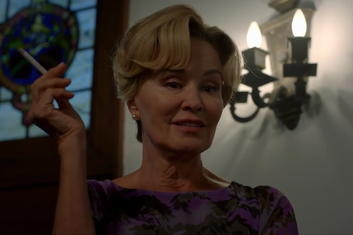 American Horror Story Apocalypse Online Castellano