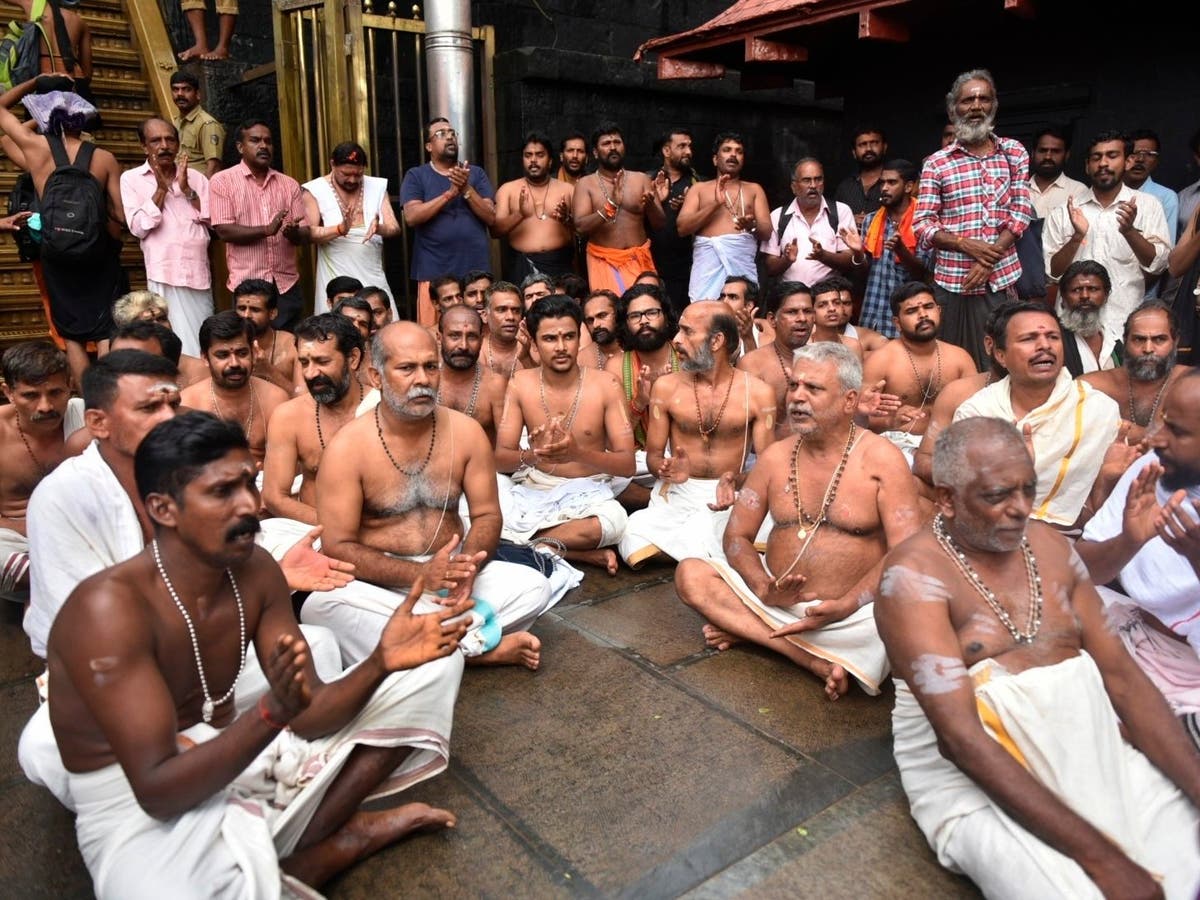 Hindu priests block women from entering temple in supreme court ruling