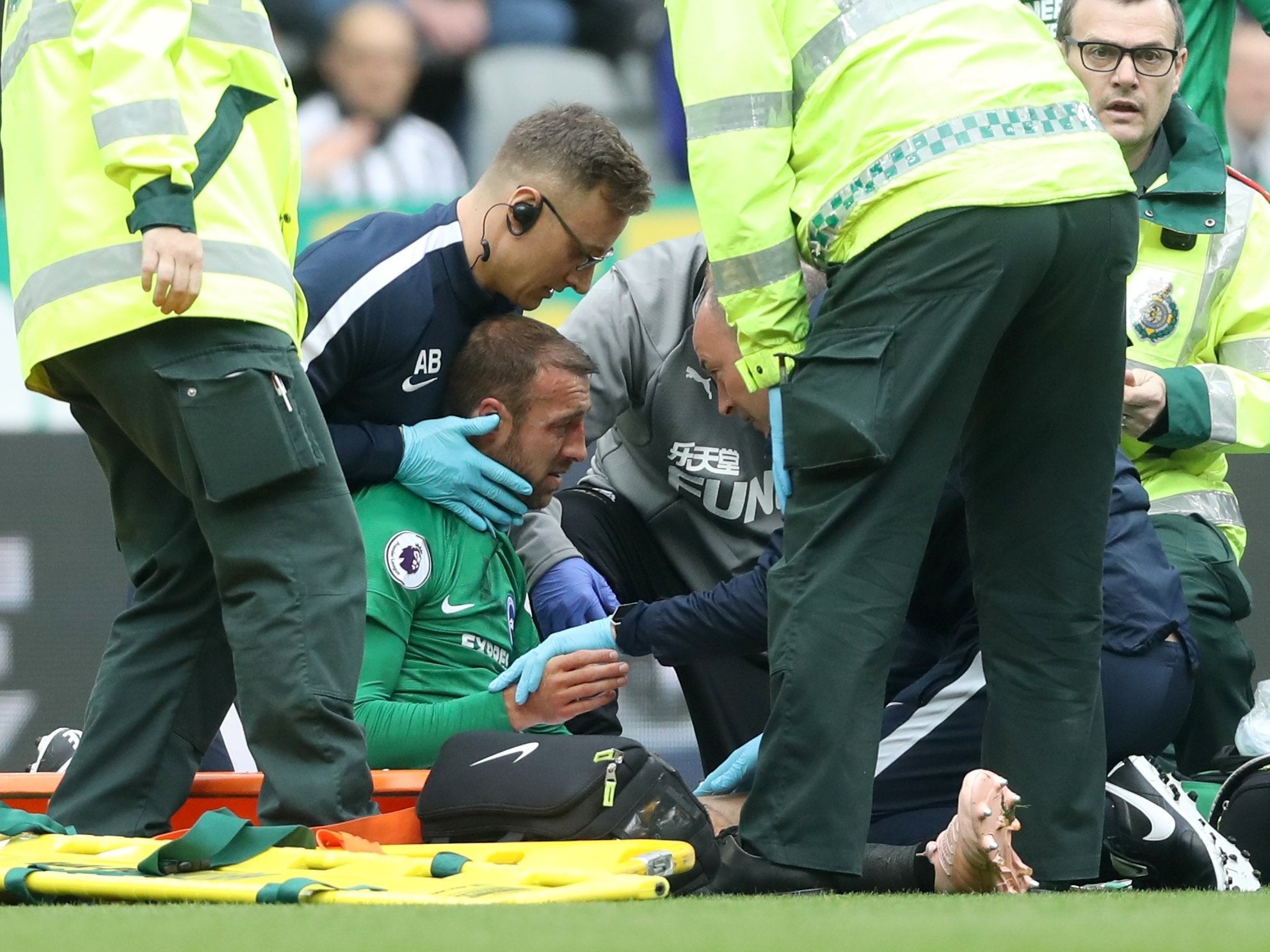 Murray was stretchered off after a collision with Federico Fernandez