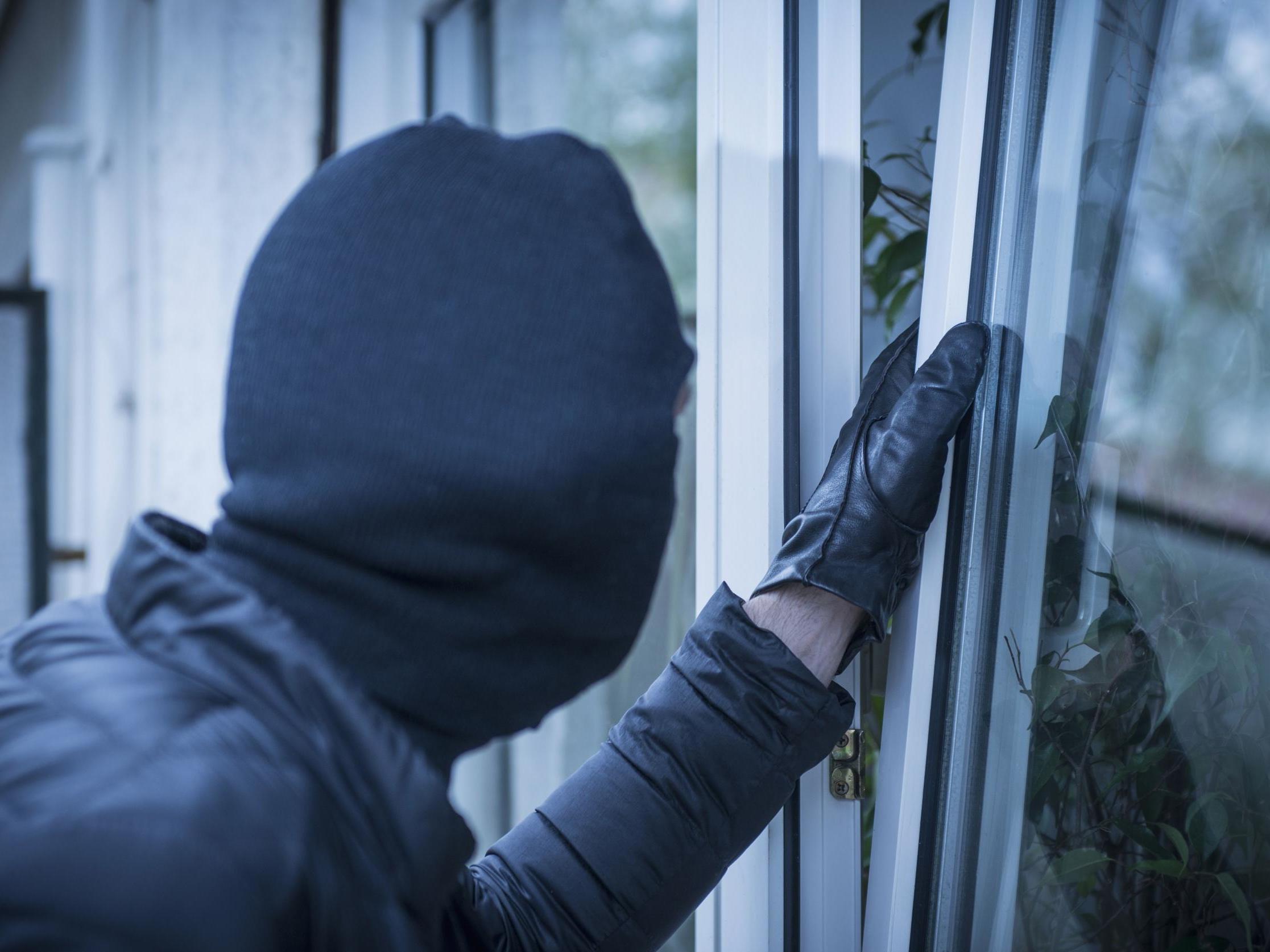 Burglaries spike when clocks go back, statistics suggest