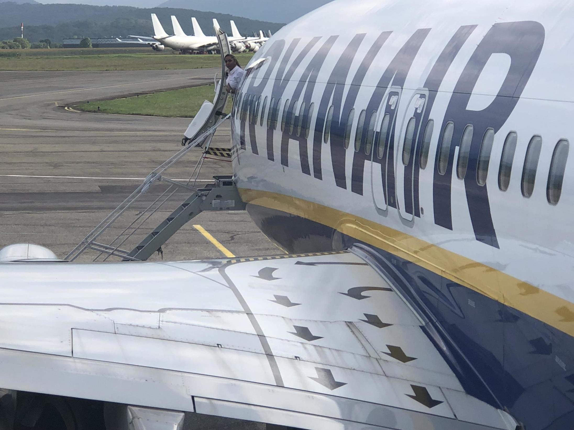 Wing and a prayer? Ryanair Boeing 737 at Lourdes Airport in southern France