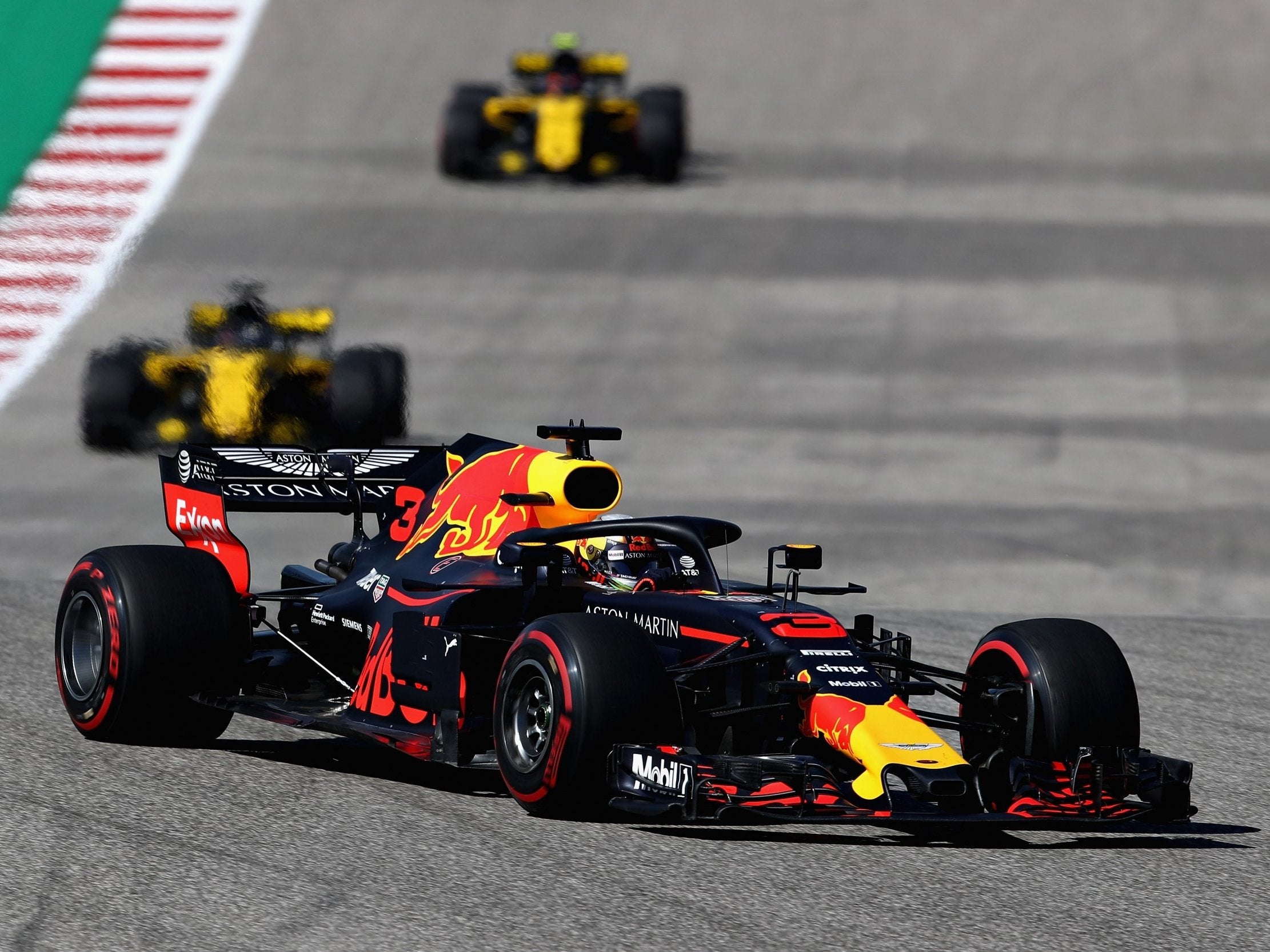 Daniel Ricciardo's Red Bull stopped just nine laps into the US Grand Prix