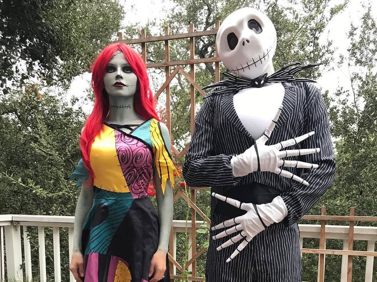 Halloween 2019 18 Of The Best Couple Costumes To Wear With Your