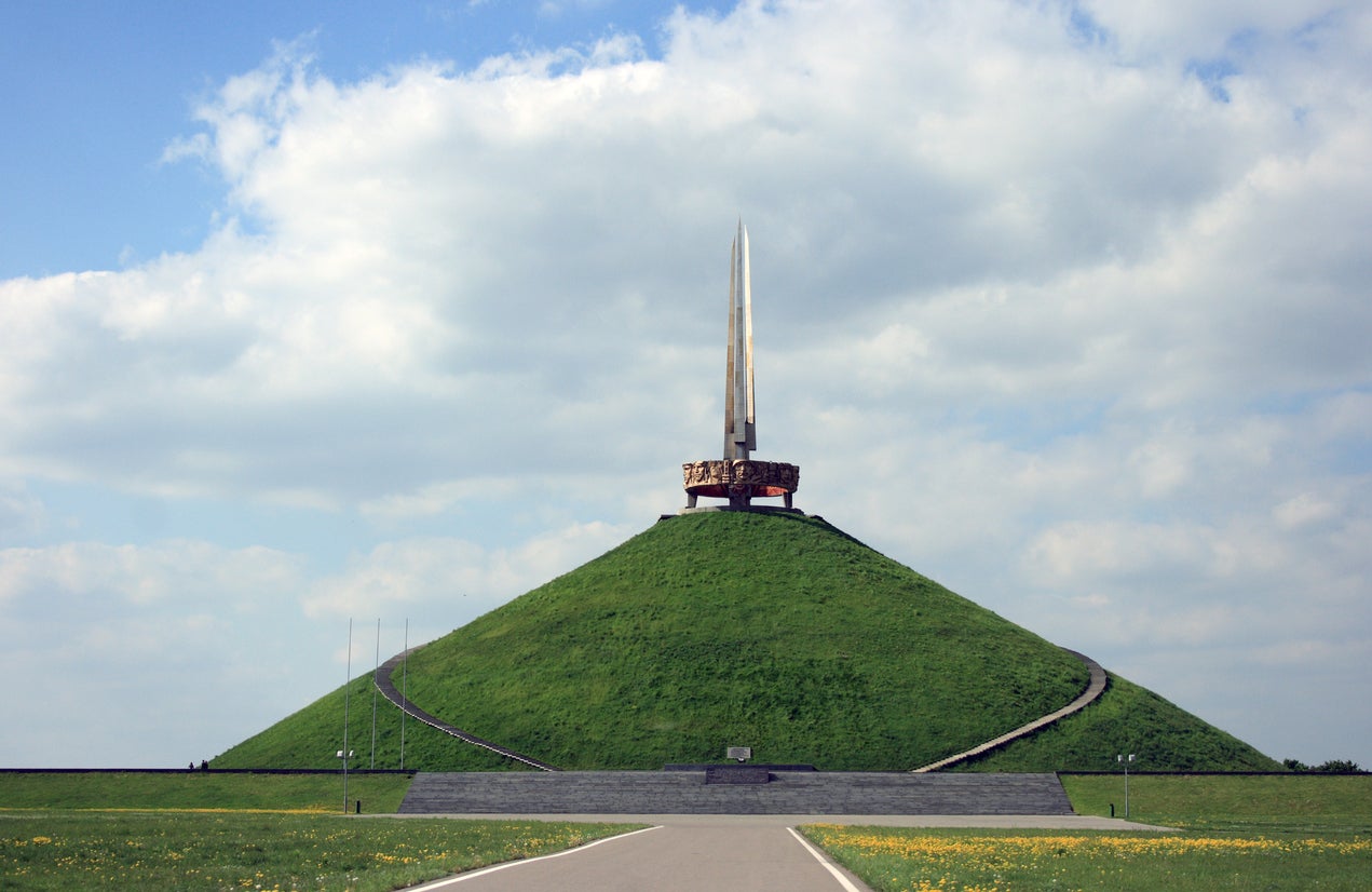 The Mound of Glory monument commemorates those who fought in the Second World War (Getty/iStockphoto)