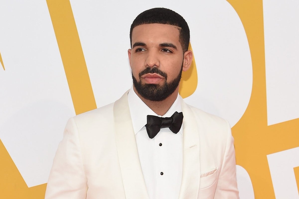 Drake beats Beatles for most top 10 singles on US chart The(02)
