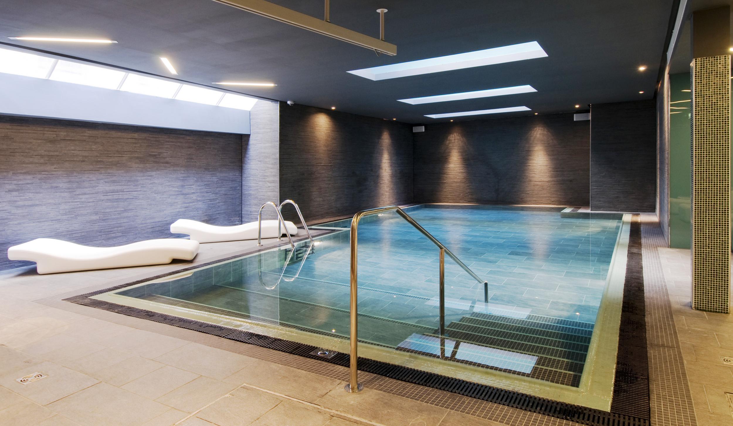 The Apex Waterloo Place has a pool, spa and gym, and is conveniently located for the Royal Mile