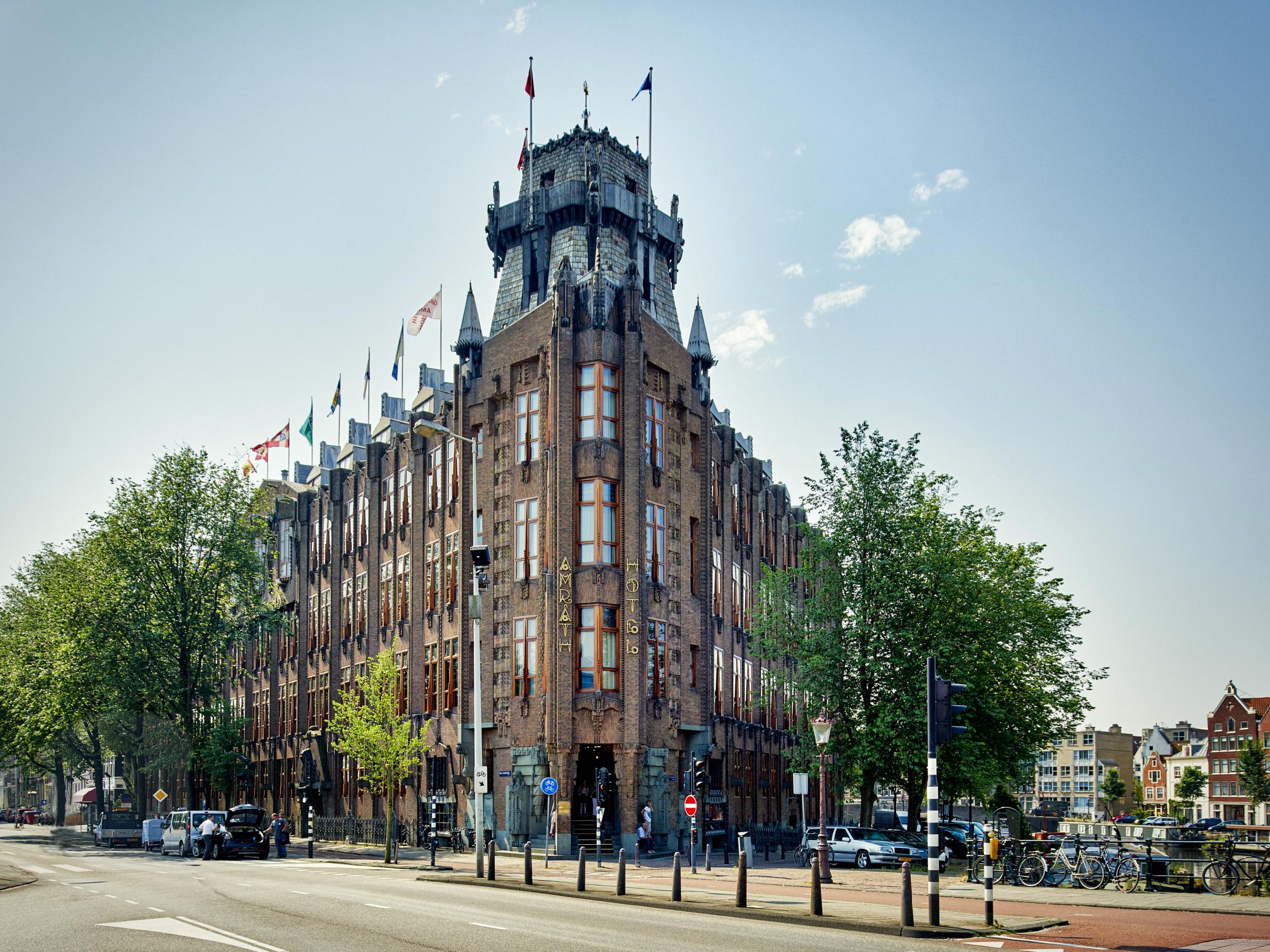 Grand Hotel Amrâth is housed in the former Scheepvaarthuis