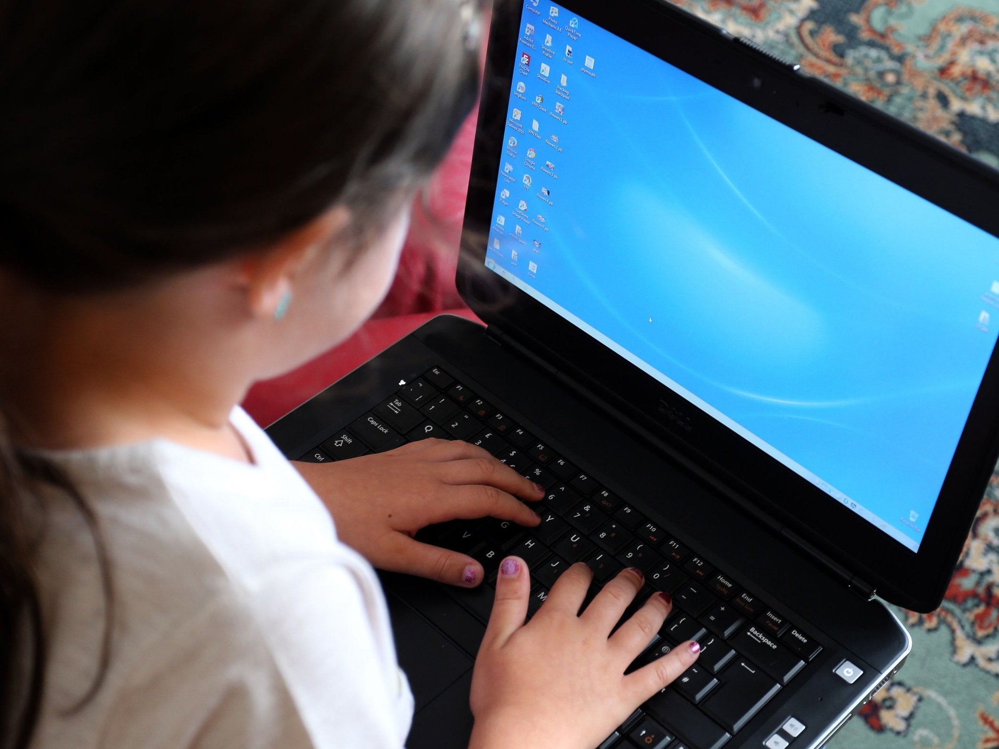 children playing computer