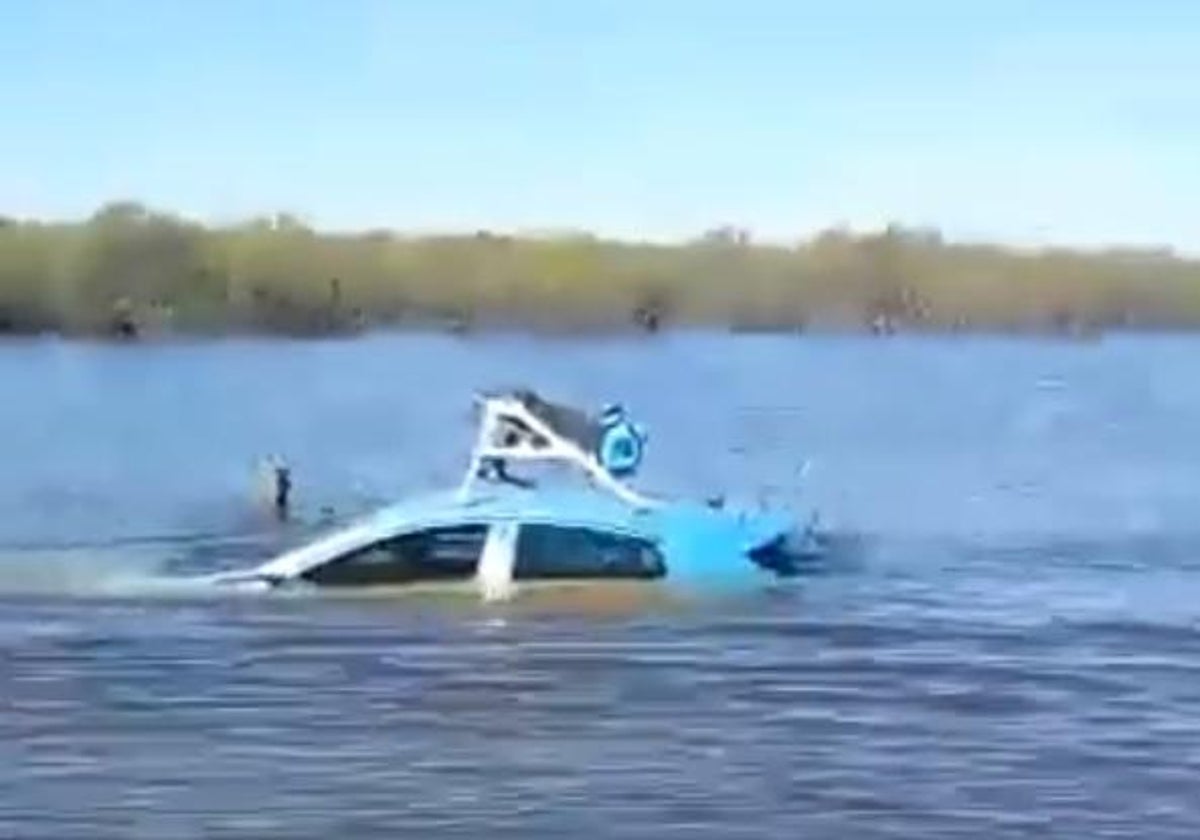 Google Maps Street View Car Swept Away In Us Floods The Independent The Independent