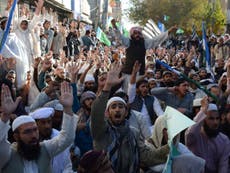 Protests stop woman leaving Pakistan after blasphemy charge overturned