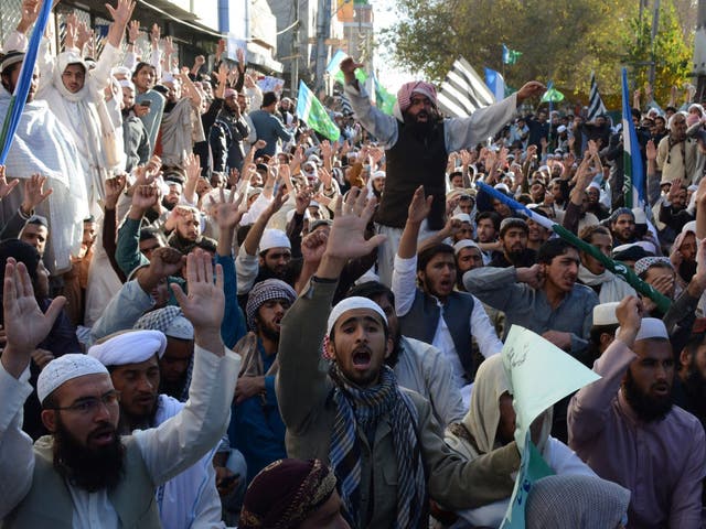 Pakistani Islamists shout slogans during a protest rally following the Supreme Court's decision to acquit Pakistani Christian woman Asia Bibi of blasphemy, in Quetta on 2 November, 2018
