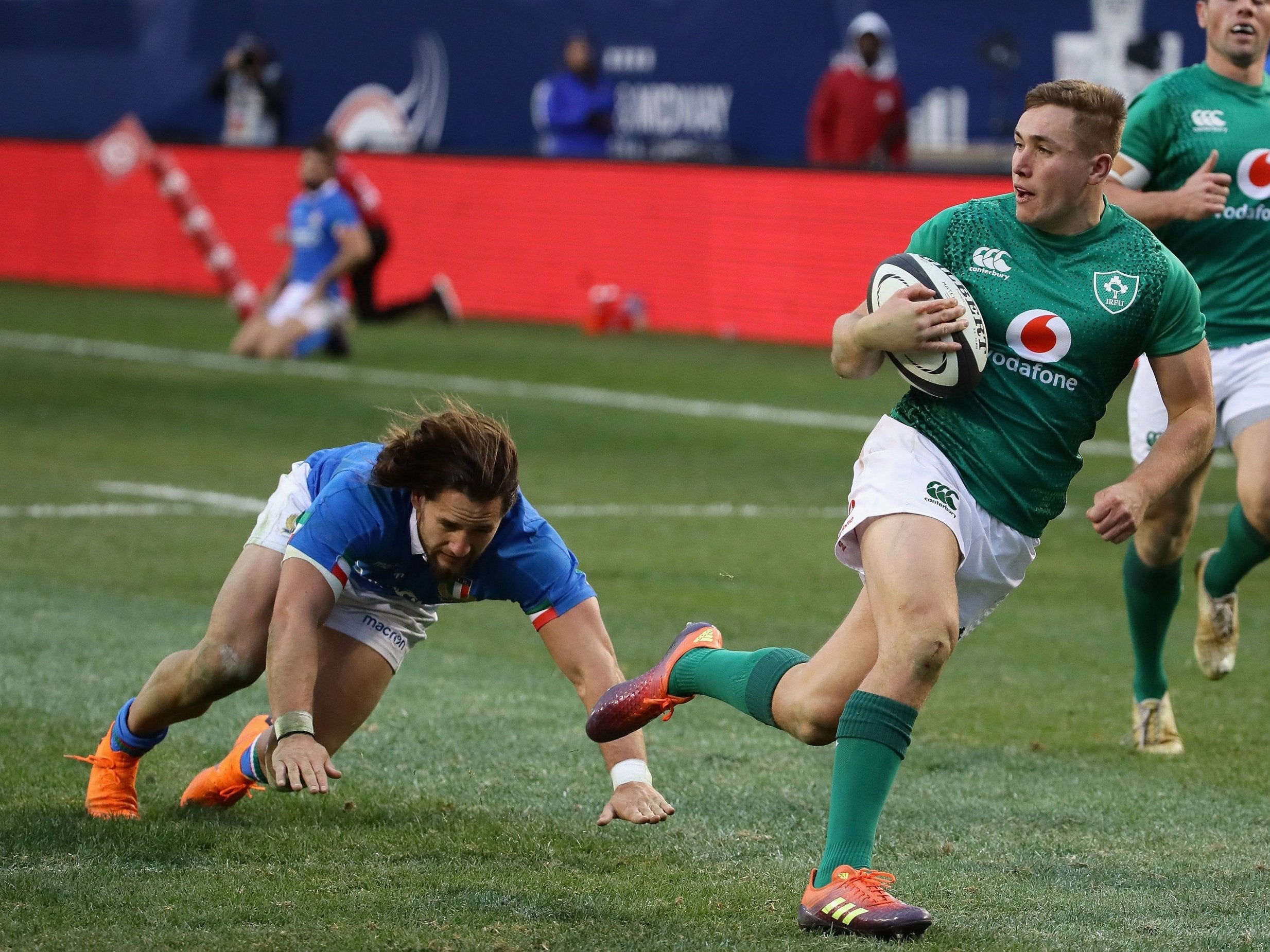 Jordan Larmour scored a wonder-try in Ireland's win over Italy in Chicago