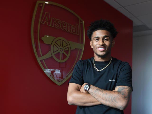 Reiss Nelson signs a new long-term contract at Arsenal at London Colney