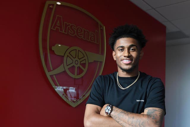 Reiss Nelson signs a new long-term contract at Arsenal at London Colney