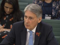 Hammond warns no-deal Brexit will plunge UK into 1980s-style upheaval