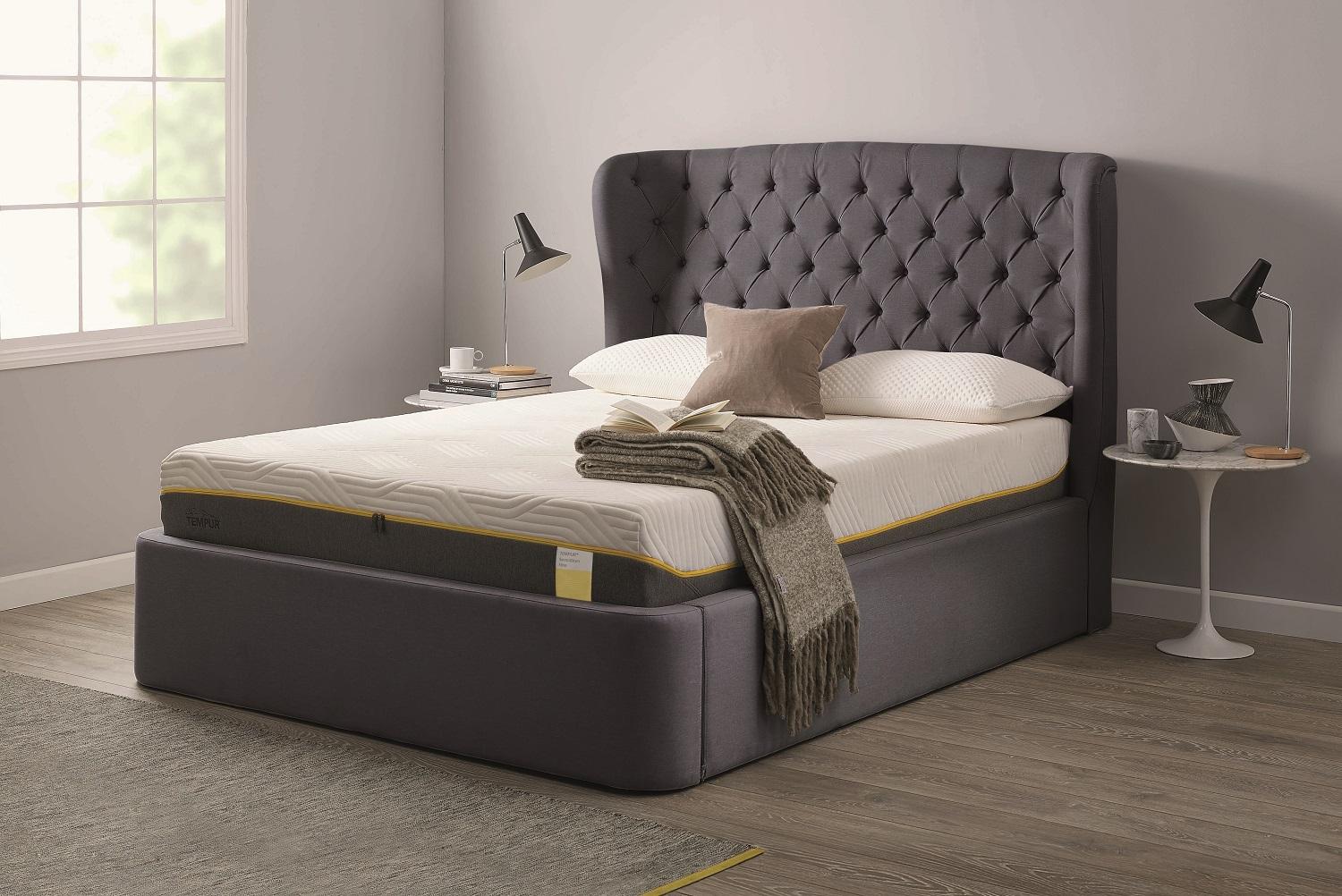 TEMPUR absorbs and distributes pressure